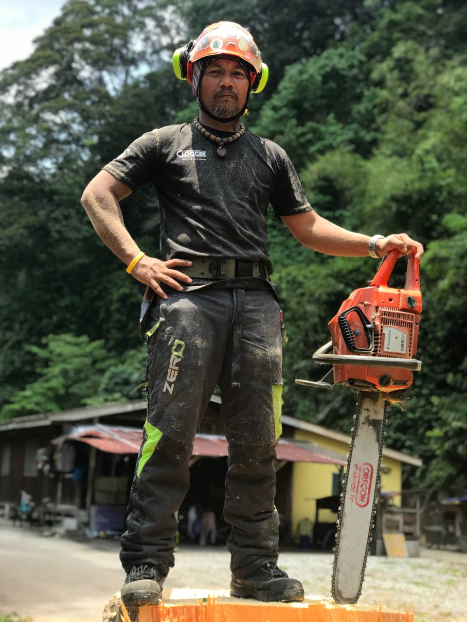 Best Chainsaw Pants for Climbing in the US (2025 Review: Cool, Light, and OSHA-Ready)